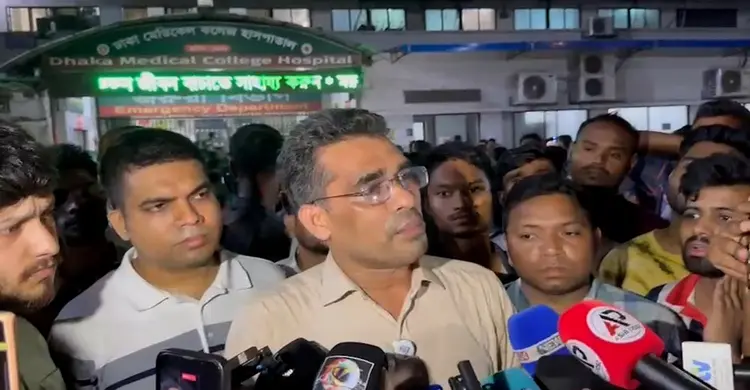 ঢাবি-ঢামেক শিক্ষার্থীদের সংঘর্ষে তদন্ত কমিটি গঠন, দোষারোপে দুই পক্ষ