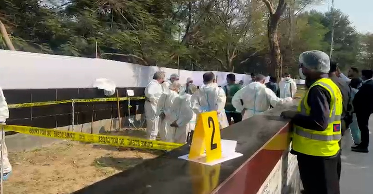 পরিচয় শনাক্তে গণঅভ্যুত্থানে শহীদ ১১৪ জনের মরদেহ তোলা শুরু