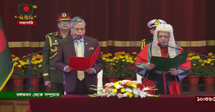 প্রধান বিচারপতি হিসেবে শপথ গ্রহণ করলেন জুবায়ের রহমান চৌধুরী