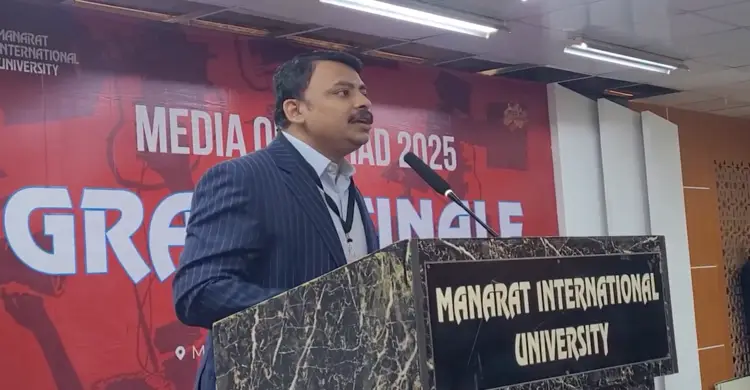 সাংবাদিকদের উচিত সবসময় ক্ষমতাকে প্রশ্ন করা: ফয়েজ আহমেদ