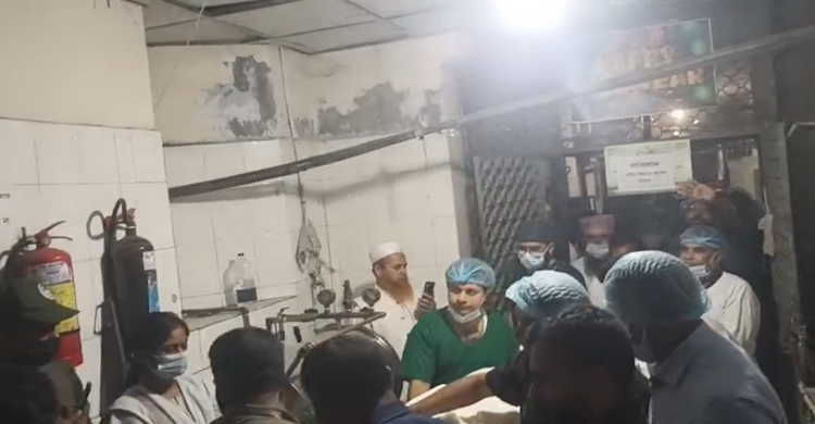 হাদিকে নেয়া হচ্ছে এভারকেয়ার হাসপাতালে