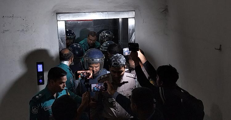 প্রথম আলো কার্যালয়ে হামলা: ১৫ জন গ্রেফতার, রিমান্ড আবেদন