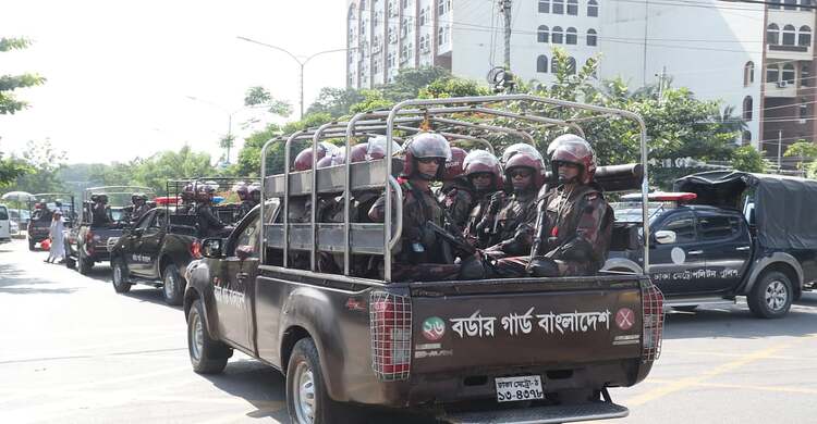 ঢাকা ও আশপাশের জেলায় বিজিবি মোতায়েন