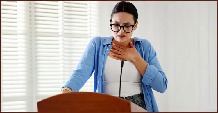 স্টেজে দাঁড়ালেই হাত-পা কাঁপে? এ ভয় কাটাবেন যেভাবে