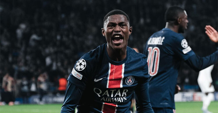 Mendes' late strike puts PSG in control against Villa