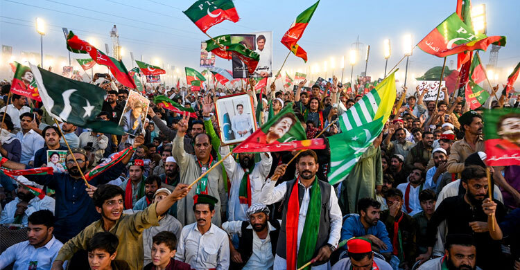 পাকিস্তানজুড়ে বিক্ষোভের ঘোষণা বিরোধী জোটের