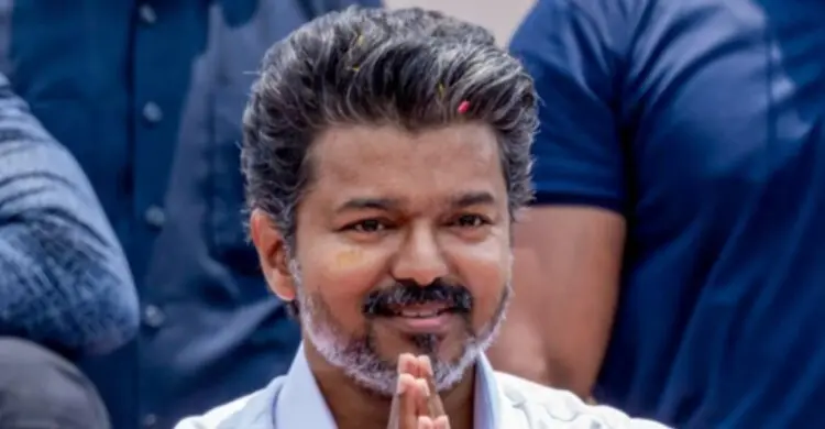 তামিলনাডুতে জয়ললিতার মতো হতে পারবেন বিজয়?