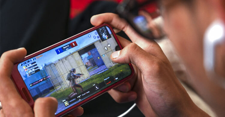 পাবজি আসক্ত ছেলের ফোন কেড়ে নেওয়ায় আত্মহত্যা