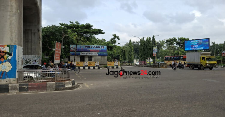 পূজার ছুটি আর সঙ্গে বৃষ্টি, ফাঁকা ঢাকার সড়ক
