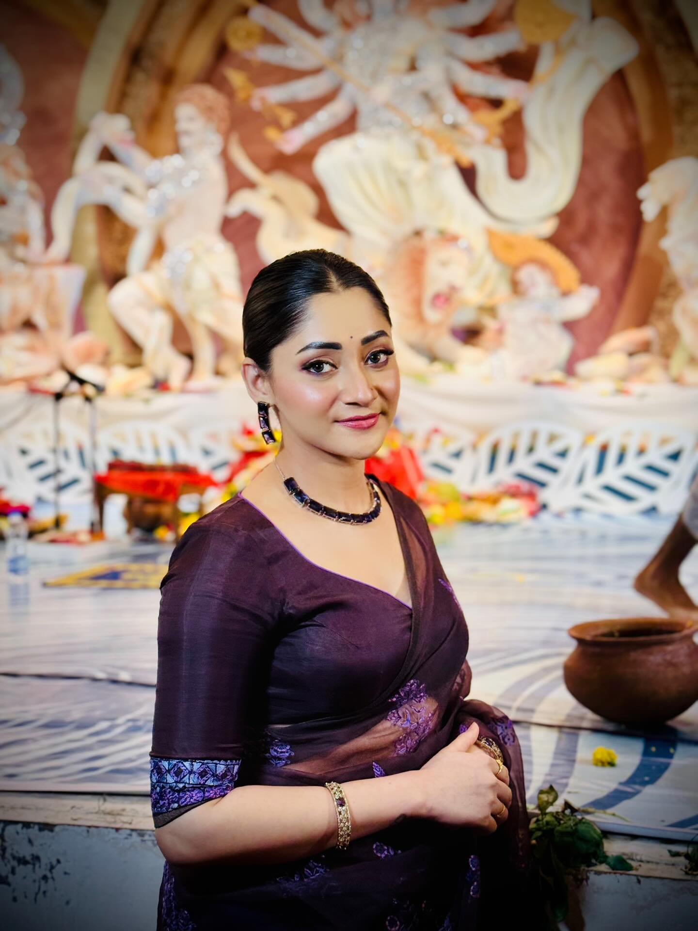 ভিন্ন সাজে পূজামণ্ডপে পূজা চেরী