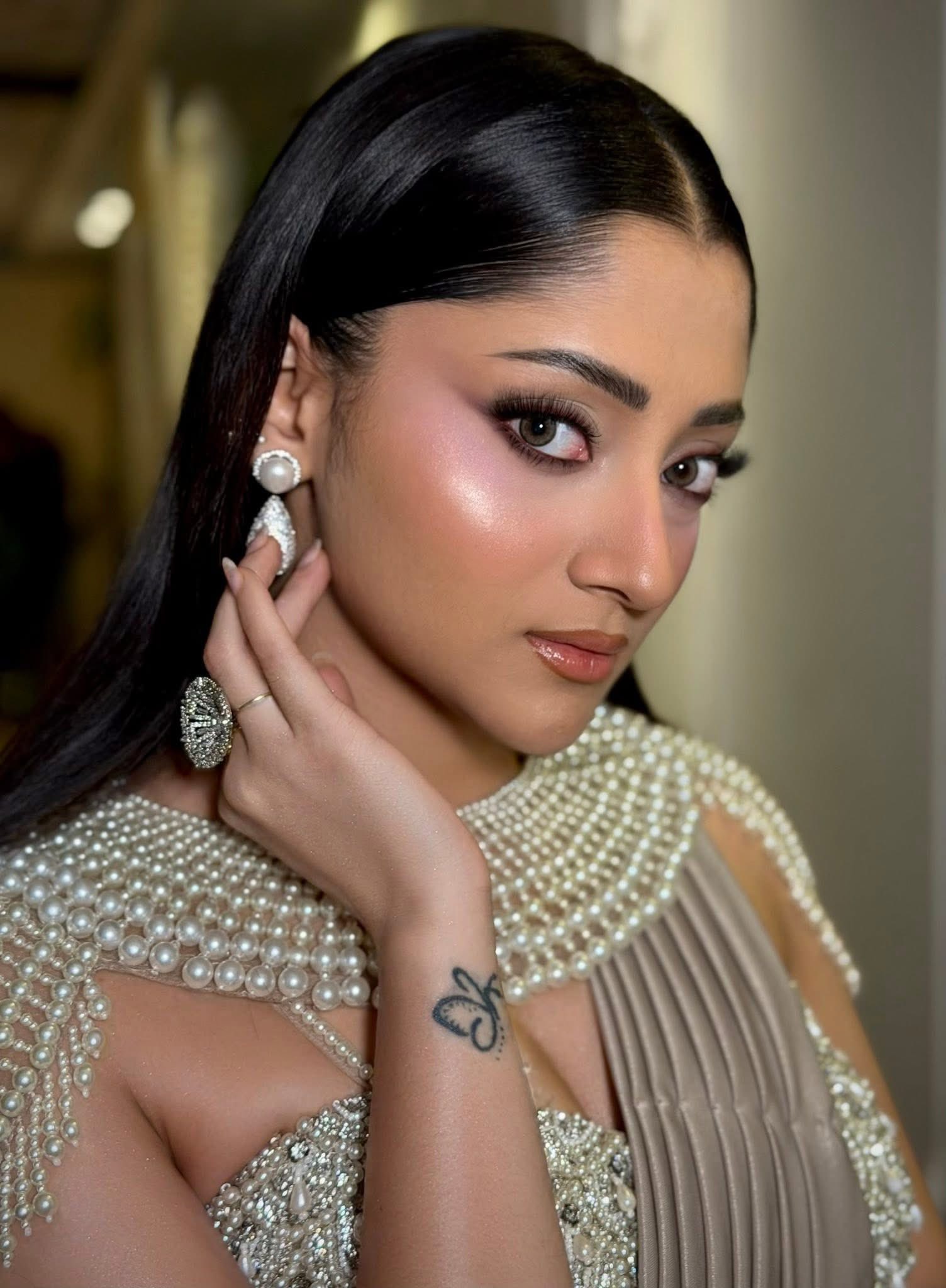 নজরকাড়া পূজা চেরীর নতুন লুক