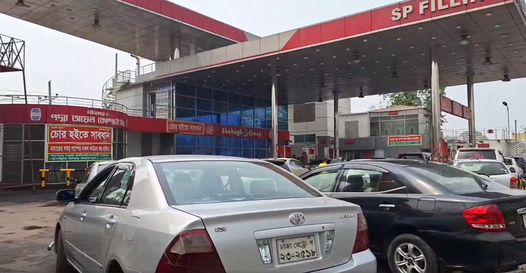 তেল শূন্য রাজধানীর পেট্রল পাম্প গুলো