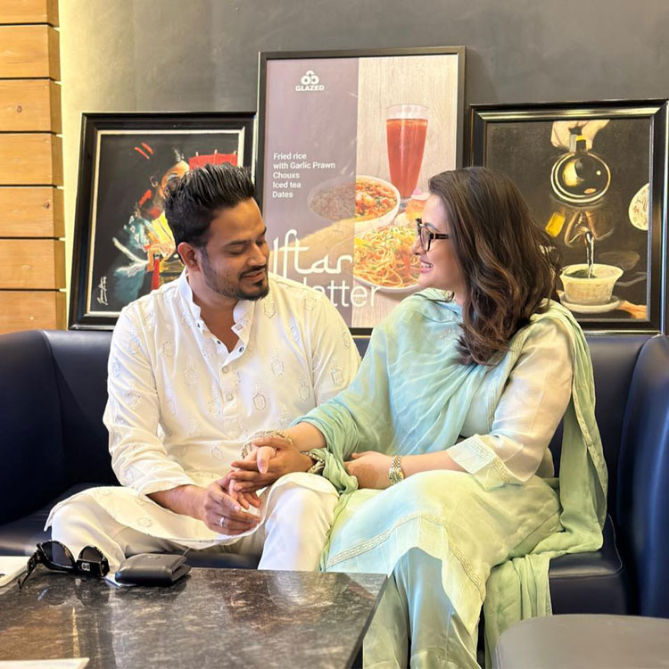 স্বামী আশফাকুর রহমান রবিনের সঙ্গে পূর্ণিমা