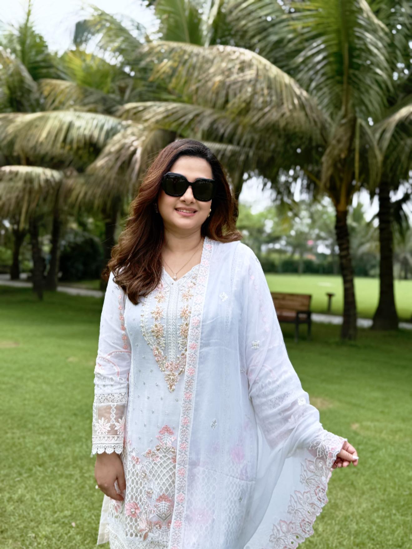 সাদায় মুগ্ধতা ছড়াচ্ছেন পূর্ণিমা