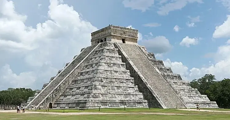 মেক্সিকোর পিরামিডে নারীকে গুলি করে হত্যা