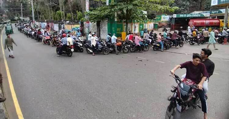 Govt lifting fuel rationing ahead of Eid, promises uninterrupted supply