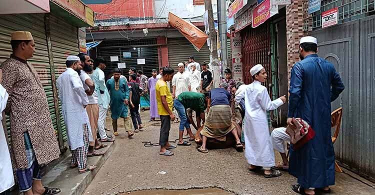 ঢাকার পাড়া-মহল্লায় চলছে পশু কোরবানি