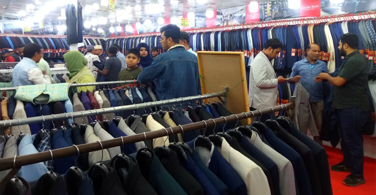 ৭০০ টাকায় মিলছে ছোটদের ব্লেজার, বড়দের ২০০০