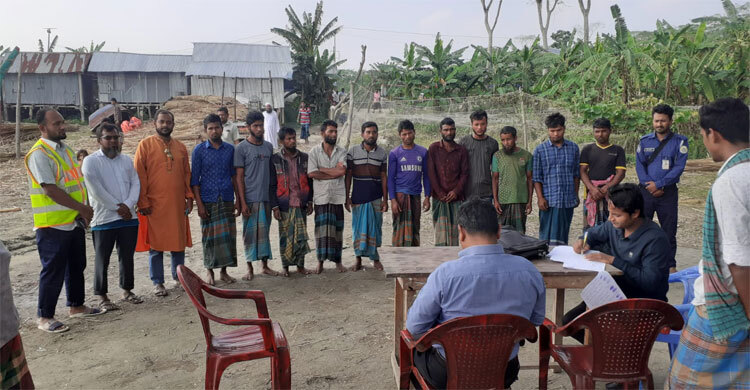 নিষেধাজ্ঞা অমান্য করে ইলিশ ধরায় ১১ জেলের কারাদণ্ড