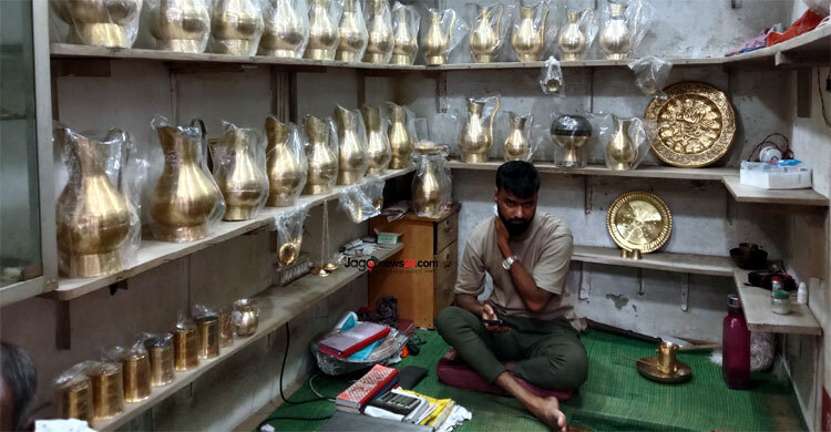 কাঁসার ব্যবসা এখন ‘অনুষ্ঠান নির্ভর’