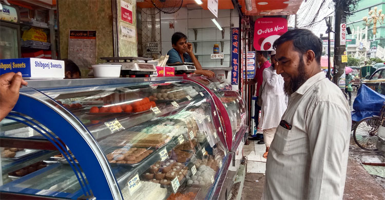 রাজশাহীতে মিষ্টির দোকানে বাড়তি প্রস্তুতি