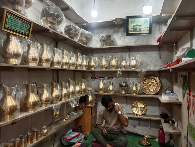 কাঁসার ব্যবসা এখন ‘অনুষ্ঠান নির্ভর’