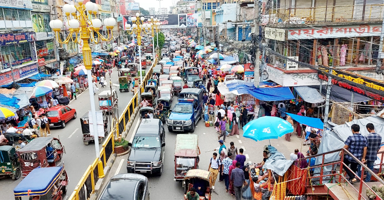 লাইসেন্স ও নম্বরপ্লেট ছাড়াই রাজশাহী দাপিয়ে বেড়াচ্ছে অটোরিকশা