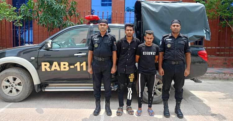 যুবককে প্রকাশ্যে ছুরিকাঘাতে হত্যা: প্রধান আসামিসহ গ্রেফতার ২