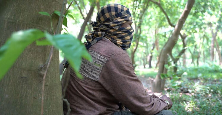 যাযাবর জীবন থেকে ফিরছেন ‘রক্তাক্ত জনপদের ৩২৩ চরমপন্থি’