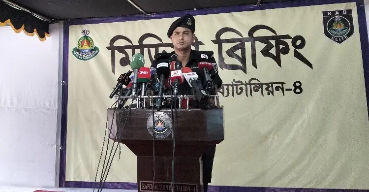 ভবনের চিলেকোঠায় বাবা ও ছেলেকে আটকে নির্যাতন-চাঁদা আদায়, গ্রেফতার ৩
