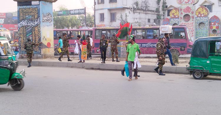 বিমানবন্দরে বাড়তি নিরাপত্তা, যানজট নিরসনে কাজ করছে পুলিশ-সেনা