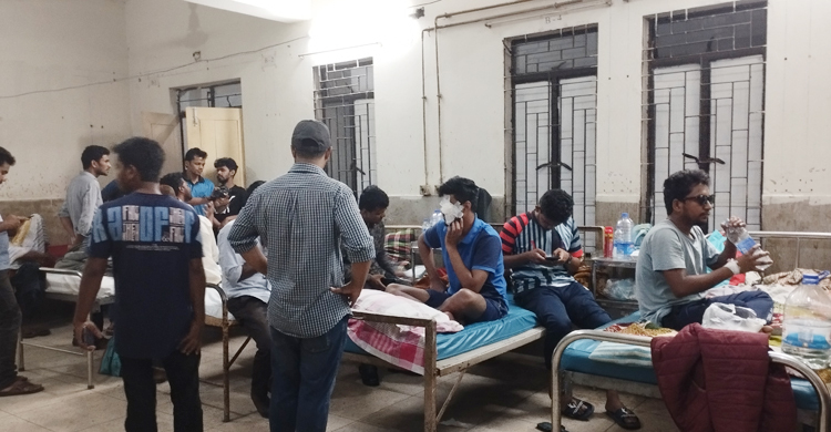 আহত ৩ শিক্ষার্থীকে পাঠানো হচ্ছে ভারতে, চিকিৎসার খরচ দেবে প্রশাসন