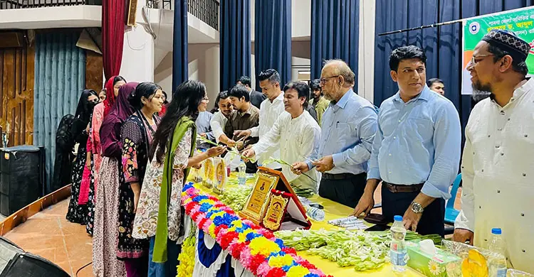 রাবিতে পাবনা জেলা সমিতির নবীনবরণ