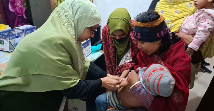 ৫০০ টাকার ভ্যাকসিন ২০০০ টাকা, রাজবাড়ীতে জিম্মি জলাতঙ্ক রোগীরা