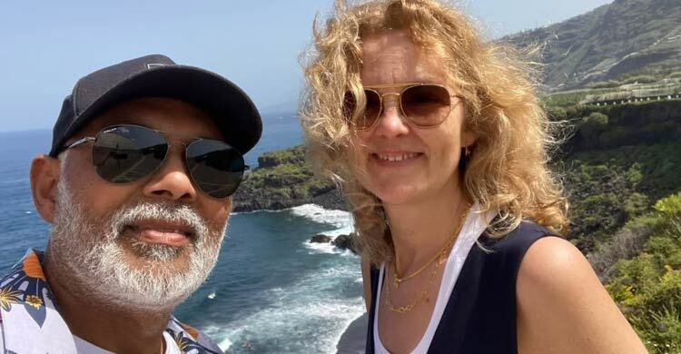 কু-রাজনীতি ছেড়ে দেশের জন্য কাজ করুন