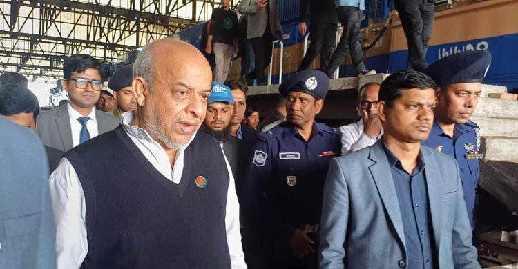 পরিবারের মতো ভালোবেসে রেলকে সাজাতে হবে: মন্ত্রী