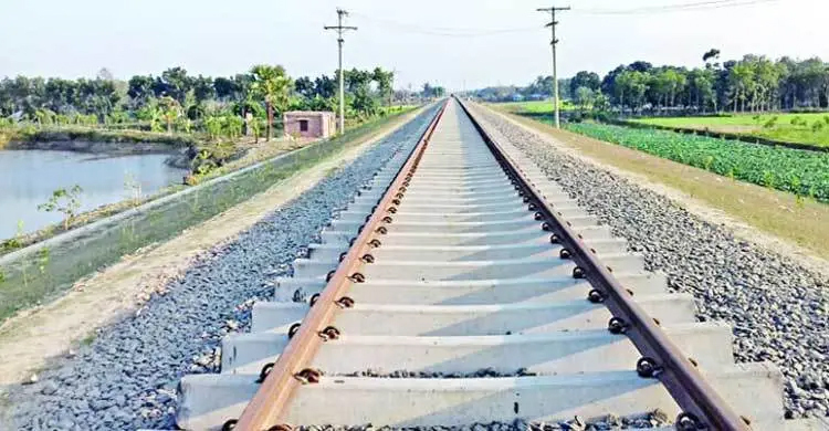 ব্রাহ্মণবাড়িয়ায় গভীর রাতে রেললাইনে আগুন