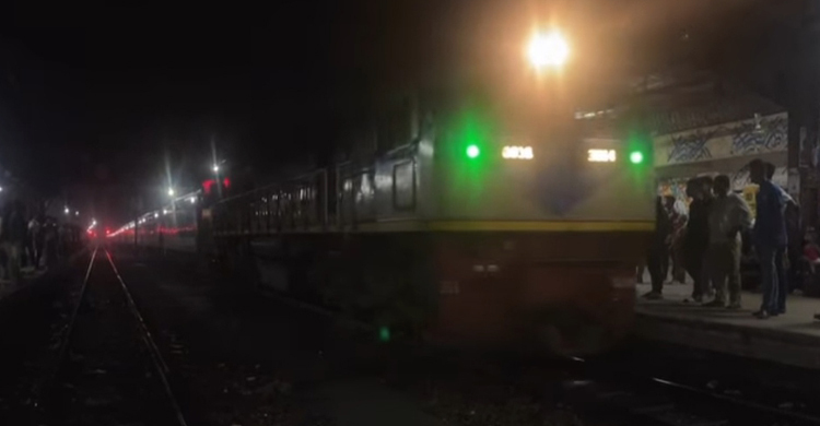 ভৈরবে সংঘর্ষ: ৫ ঘণ্টা পর ট্রেন চলাচল স্বাভাবিক