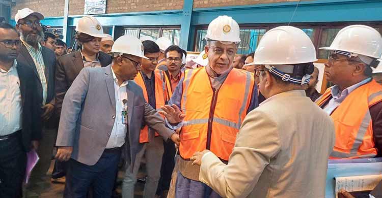 টিকিট কালোবাজারিদের কঠোর হস্তে দমন করা হবে: রেলমন্ত্রী