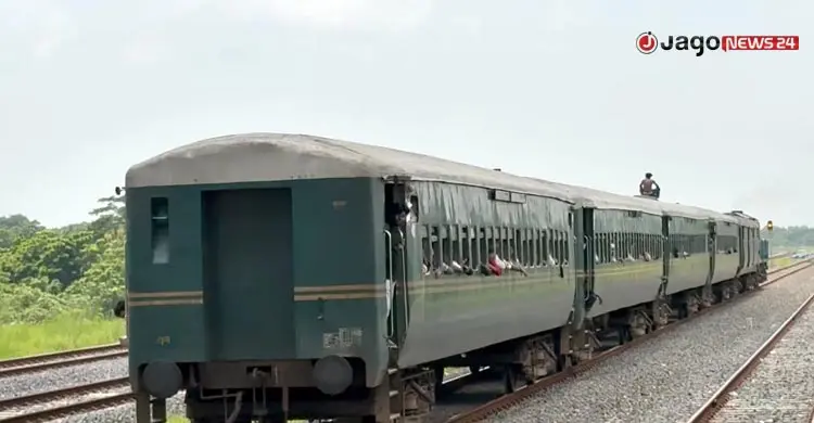 স্বপ্নের রেলপথ এখন মৃত্যুফাঁদ