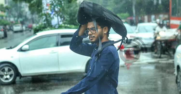 ঢাকায় থেমে থেমে বৃষ্টি, কমতে পারে বিকেলে