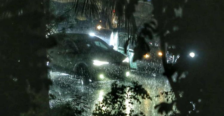 ঢাকায় হেমন্তের প্রথম বৃষ্টি, জনজীবনে স্বস্তি