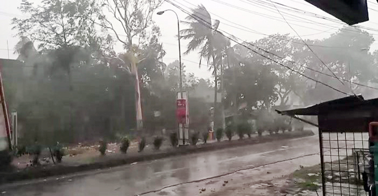 ঈশ্বরদীতে স্বস্তির বৃষ্টি