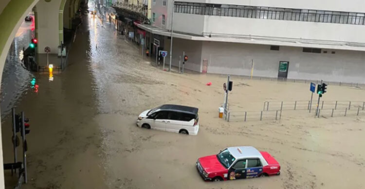 তলিয়ে গেছে হংকংয়ের অধিকাংশ এলাকা