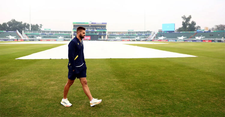 হয়নি টস, বৃষ্টির কারণে বিলম্ব অস্ট্রেলিয়া-দক্ষিণ আফ্রিকা ম্যাচে