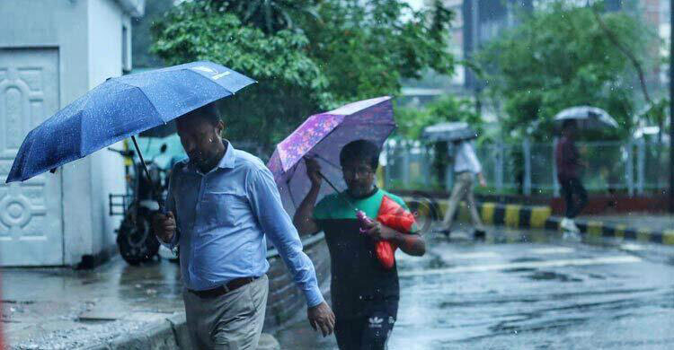 ৪ নদীবন্দরে সতর্কতা, দমকা হাওয়াসহ বৃষ্টির আভাস