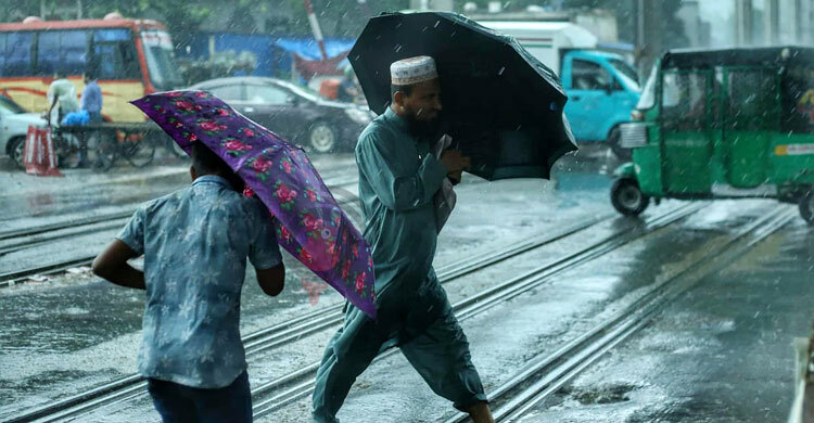 ঢাকায় থেমে থেমে বৃষ্টি, ভোগান্তিতে নগরবাসী