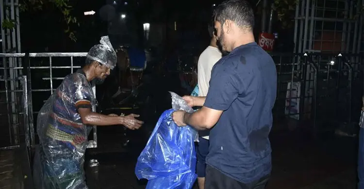 ঢাকায় দেড় ঘণ্টায় ৩৫ মিলিমিটার বৃষ্টি, সোমবারও থাকতে পারে