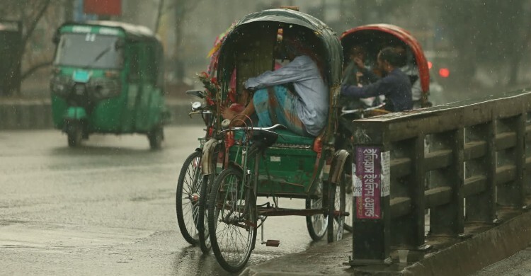 শীতের পর ঢাকায় প্রথম বৃষ্টি