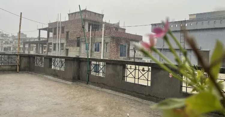 ঢাকায় ঝুম বৃষ্টি